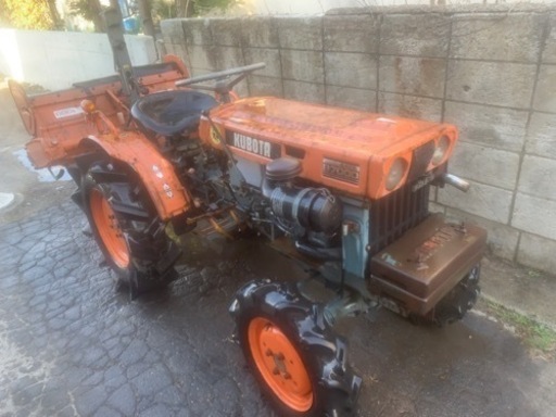 クボタ　ブルトラ4WD B7000