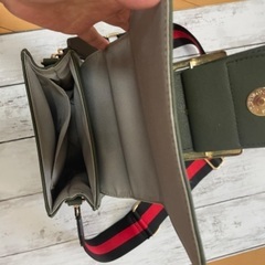 カーキ色ショルダーバッグ、ベルト取り外し可能の画像