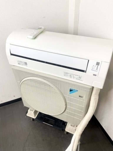 激安‼️買い換えるなら今です❗️8〜12畳用 17年製 DAIKINルームエアコンF28UTER-W