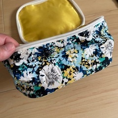 ポーチ　花柄　5/21までの画像