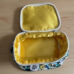 ポーチ　花柄　5/21までの画像