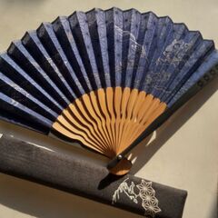 高級扇子＆ふき取り化粧水　新品未開封の画像
