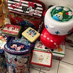 【お取引中】TDR購入バケット、缶他の画像