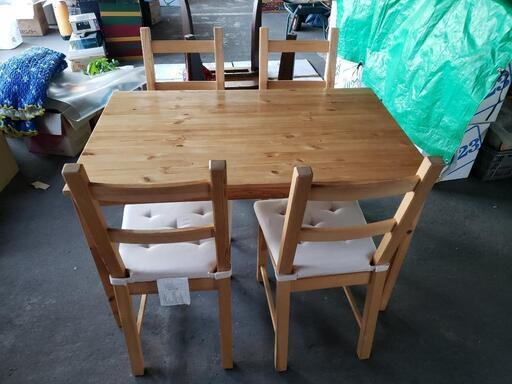 IKEA　ダイニングテーブル椅子セット専用クッション付