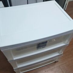 【5/4(水)にお受け取りいただける方限定】衣装ケース アイリスオーヤマ チェスト ワイド 3段 幅54×奥行40×高さ62.5cm ホワイト / クリア 白 プラスチック天板 W-543の画像