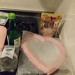 フリーサイズのレディース服(沢山あり)とハートミラーとDVDの画像