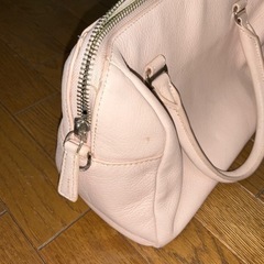 agnes b. 牛革ショルダーバッグの画像