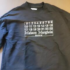 【20,000円で売ります(値段相談可)】Maison Margiela カレンダー、Maison Kitsune　トレーナーの画像