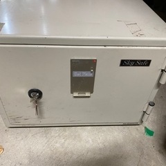 【中古品】鍵付き金庫