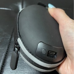 【新品未使用】バッテリー内蔵イヤホンケースの画像