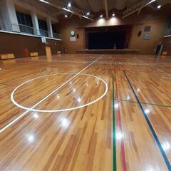 是非とも私にさせてください‼️体育館の剥がれたラインを綺麗にします✋➰🏀新規ラインを貼ることも可能 - 助け合い