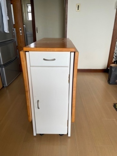 折りたたみテーブル