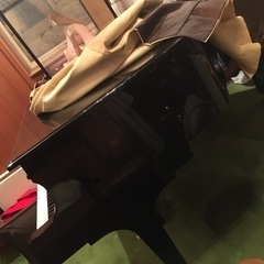 グランドピアノ　カワイ