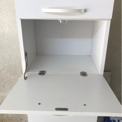 収納キャビネット　白の画像