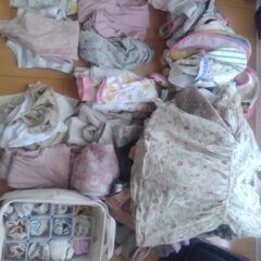 女の子80cmシャツ、下着、パジャマ、よだれ掛け等(合計点数60...