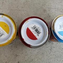 油性シーラー と塗料（赤、黃、青）の画像