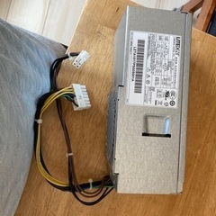 デスクトップ備え付けの電源ユニット