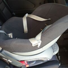エールべべ回転式チャイルドシート360°ターンの画像