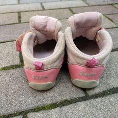 女の子　運動靴　15センチ　ピジョン育ち応援シリーズ③の画像