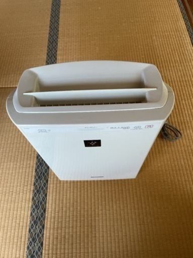 シャープ　空気清浄機　FU-F51-W 2017年製
