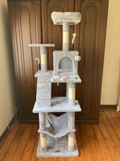 新品　キャットタワー
