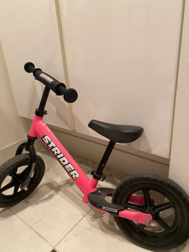 ピンク　ストライダー