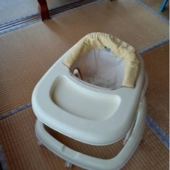 赤ちゃん歩行器の画像