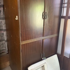 ガレージセール　宝探し！！タンス　衣装タンス　多数あります
