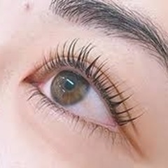 まつげパーマ教えて下さる方居ませんか？