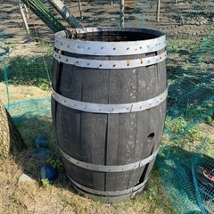 樽、アルミラック、引き出し