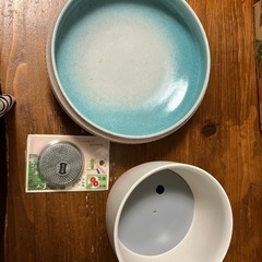 花器平のみ。白はもらわれました。と剣山