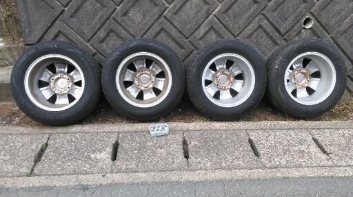 ハイエース200　タイヤ、ホイールセット