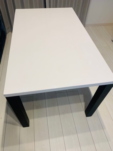 ダイニングテーブル 4人用