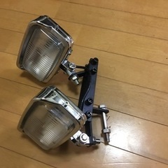 他で売れました。デュアルスクエアヘッドライト ステー付き アメリ...