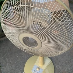 古い扇風機の画像