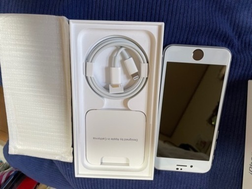 iPhone SE2 64Gほぼ未使用