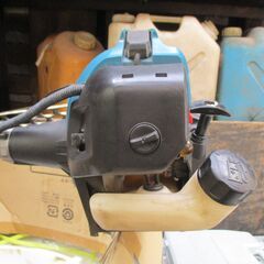 中古品　マキタ　草刈機　MEM2300U 草刈り機　エンジン　作動しますの画像