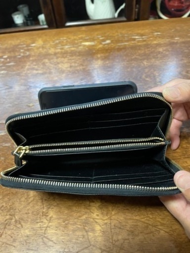 PRADA ラウンドファスナー長財布