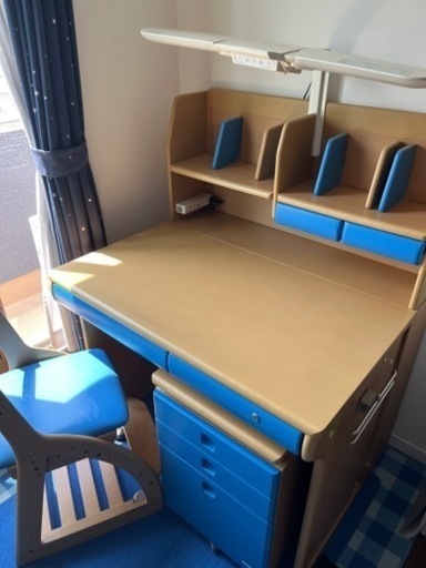 コイズミ 学習机 椅子付き LEDライト付き