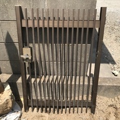 中古門扉差し上げます！引き取り限定です！の画像