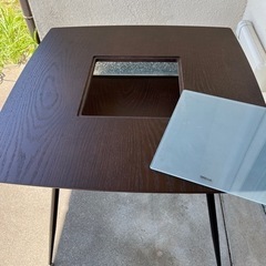 2人用ダイニングテーブルの画像