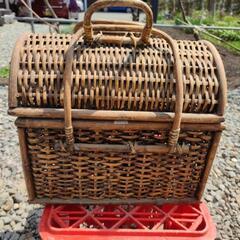 籐の籠　猫や鳩入れ　ペットの画像