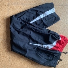 ウィンドブレーカー、ハーフパンツの画像