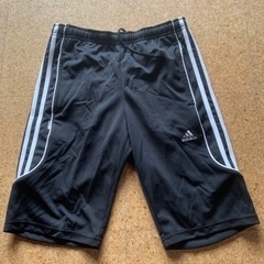 ウィンドブレーカー、ハーフパンツの画像