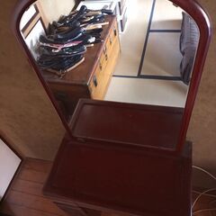 レトロ鏡台の画像