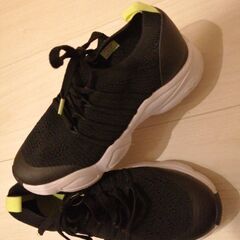 男の子　スニーカー　シューズ　靴　22cm 美品　黒の画像