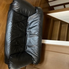 石川県東金沢 ソファ黒の画像