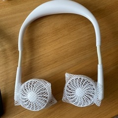 首掛け扇風機の画像