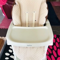 アップリカ　ハイローチェア