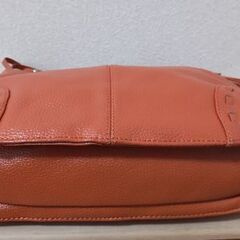 本皮✕合皮ショルダーバック オレンジ色の画像